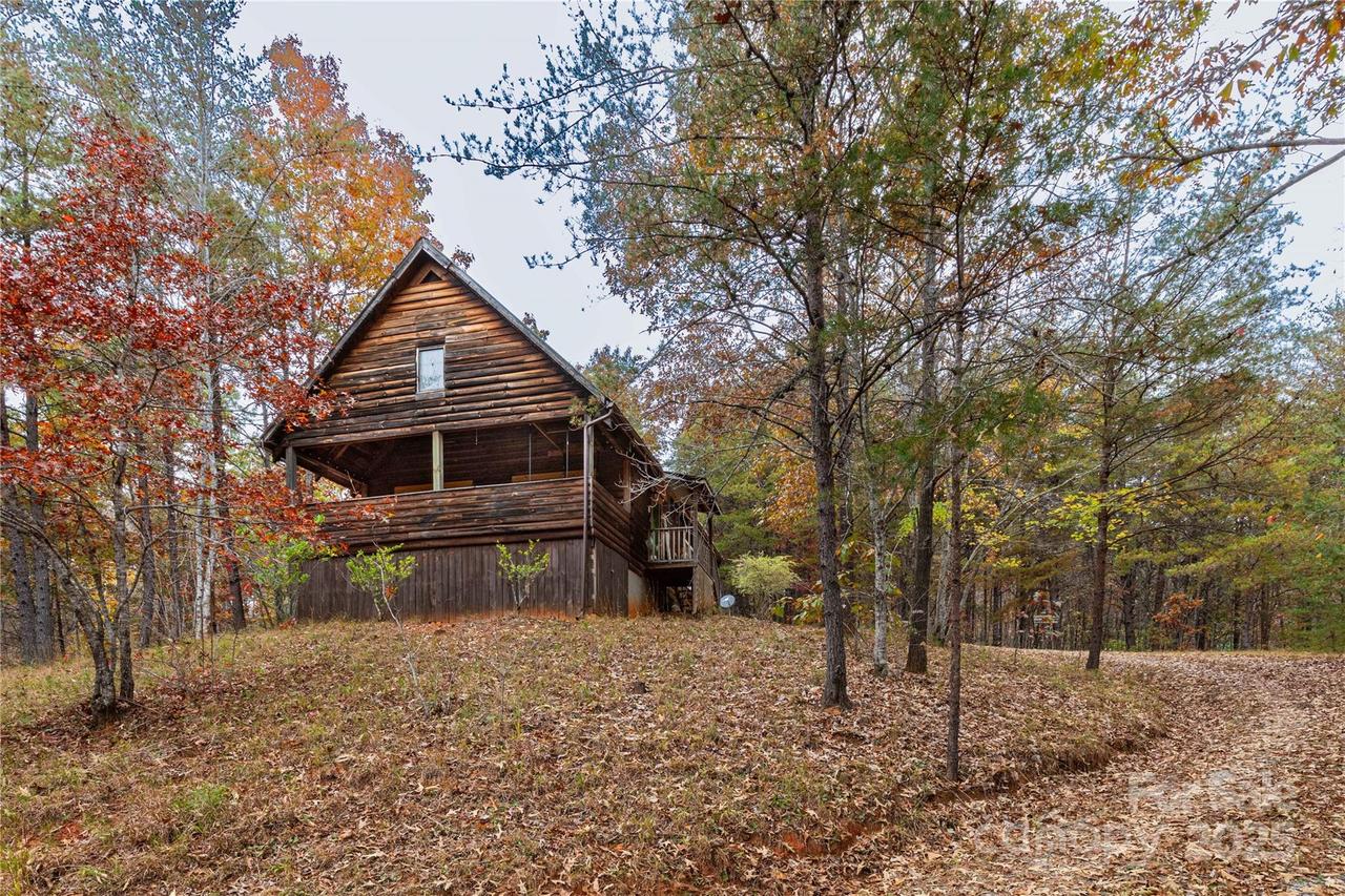1446 W Mcguinn Rd., Mill Spring, NC 28756