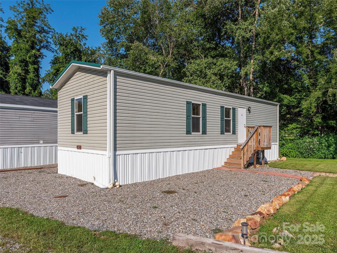 141 Pike Point, Waynesville, NC 28785