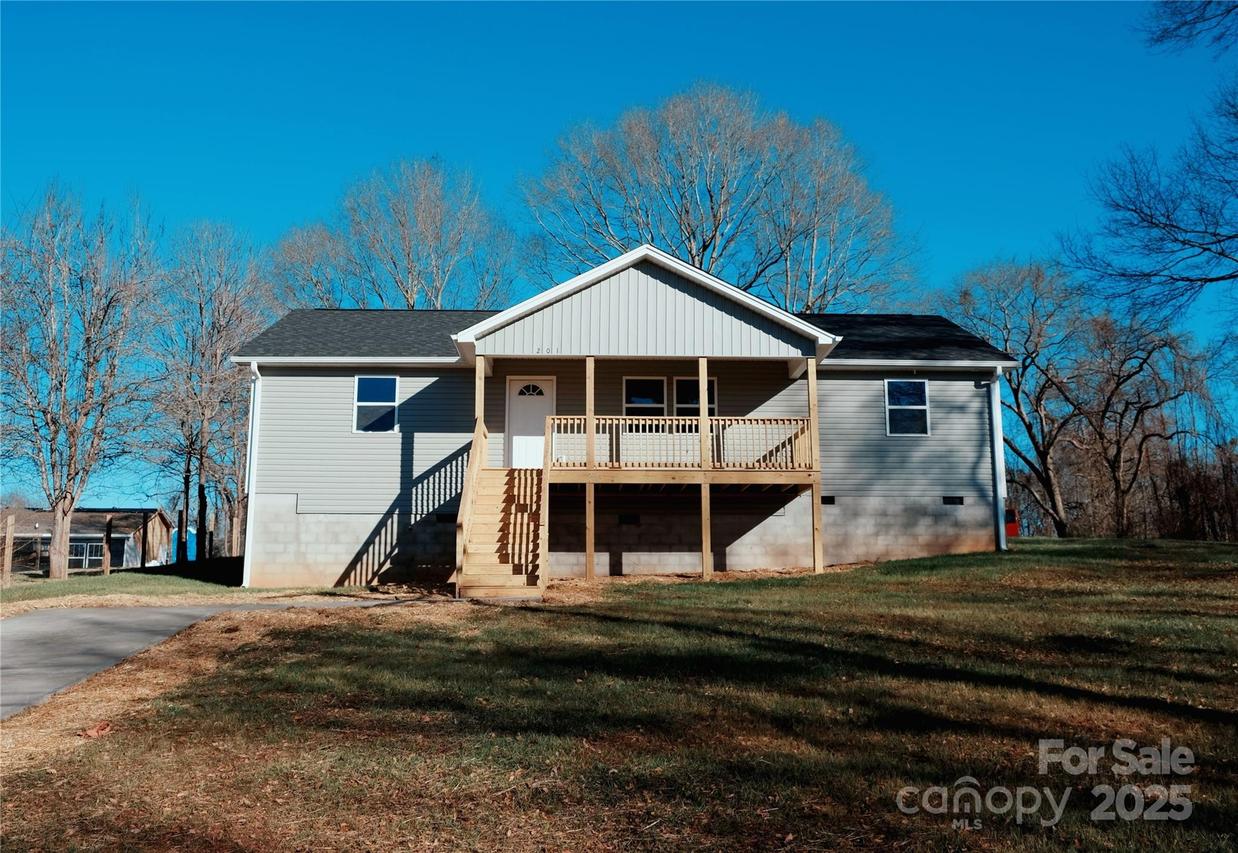 201 School St., High Shoals, NC 28077