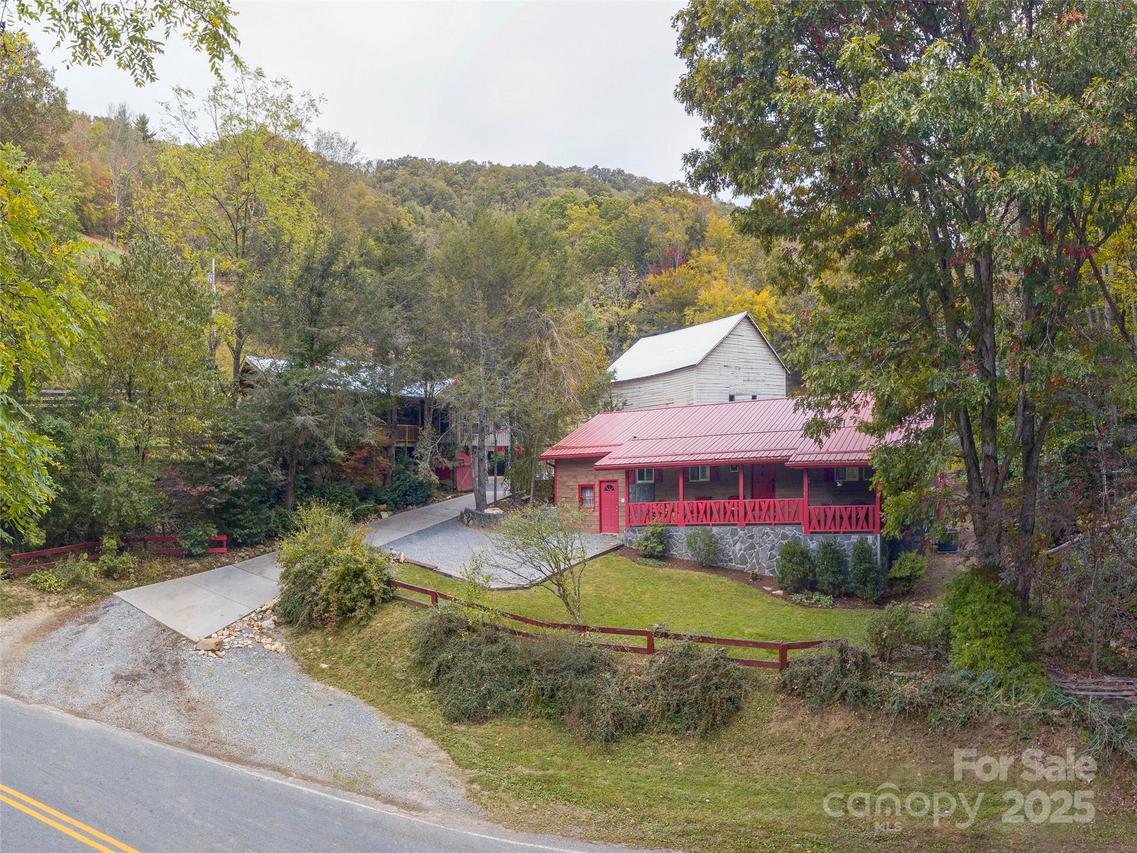 3834 Panther Creek Rd., Clyde, NC 28721