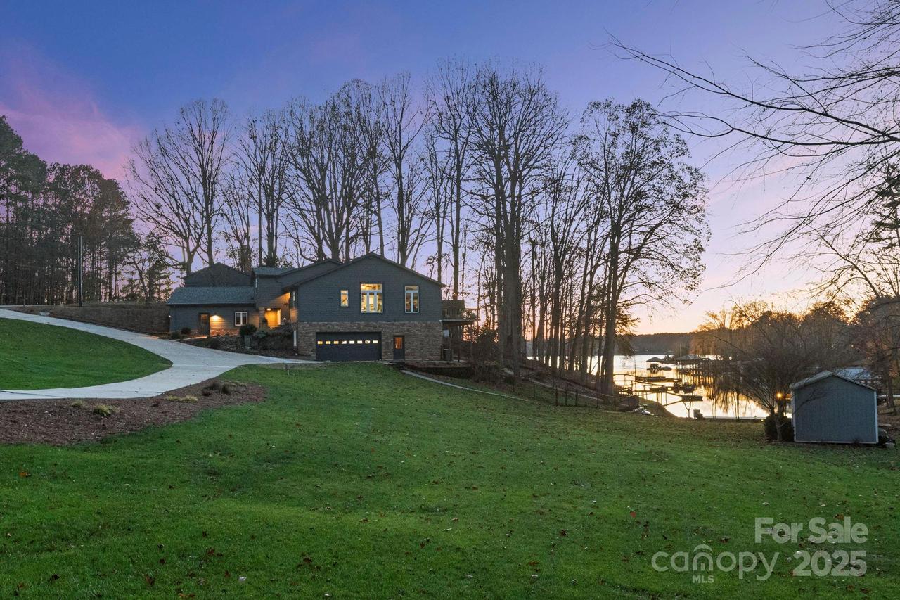 466 Lakeview Shores Loop, Mooresville, NC 28117