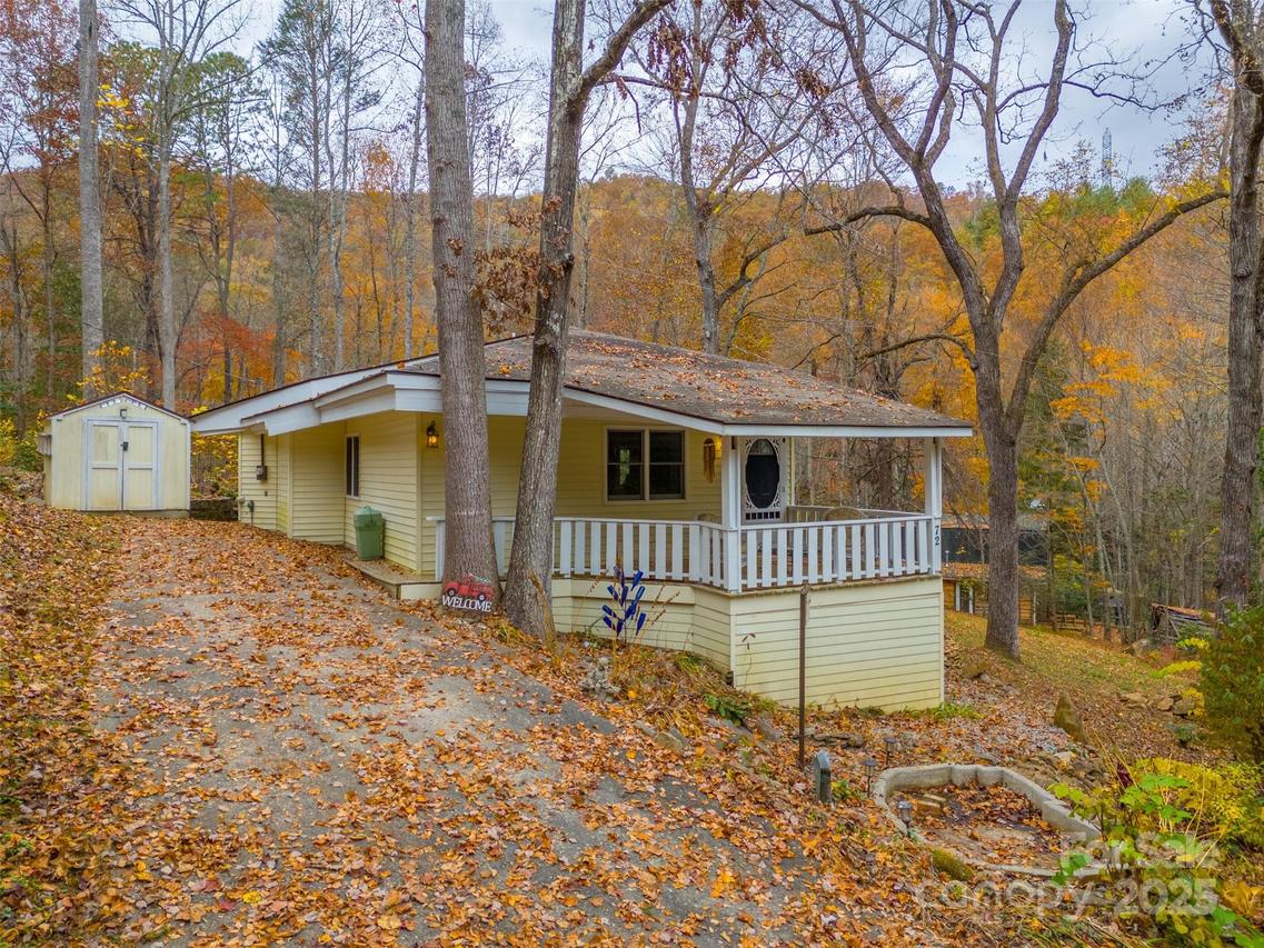 72 Sometimes Creek Rd., Sylva, NC 28779