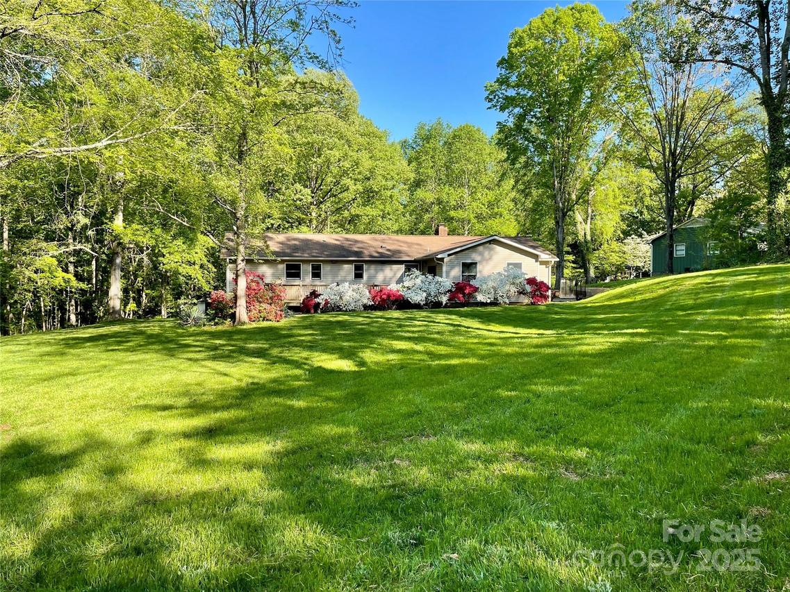 2109 Rock Springs Cir., Denver, NC 28037