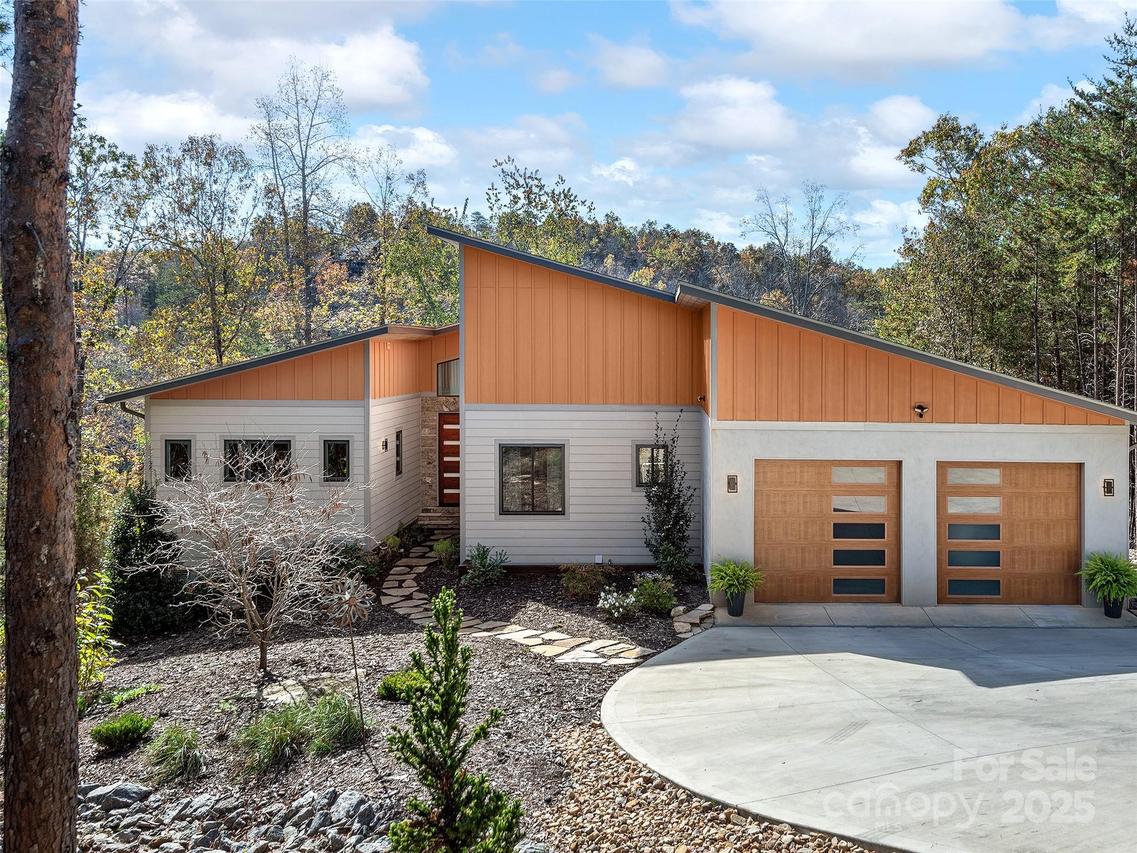 237 N Mountain Ln., Mill Spring, NC 28756