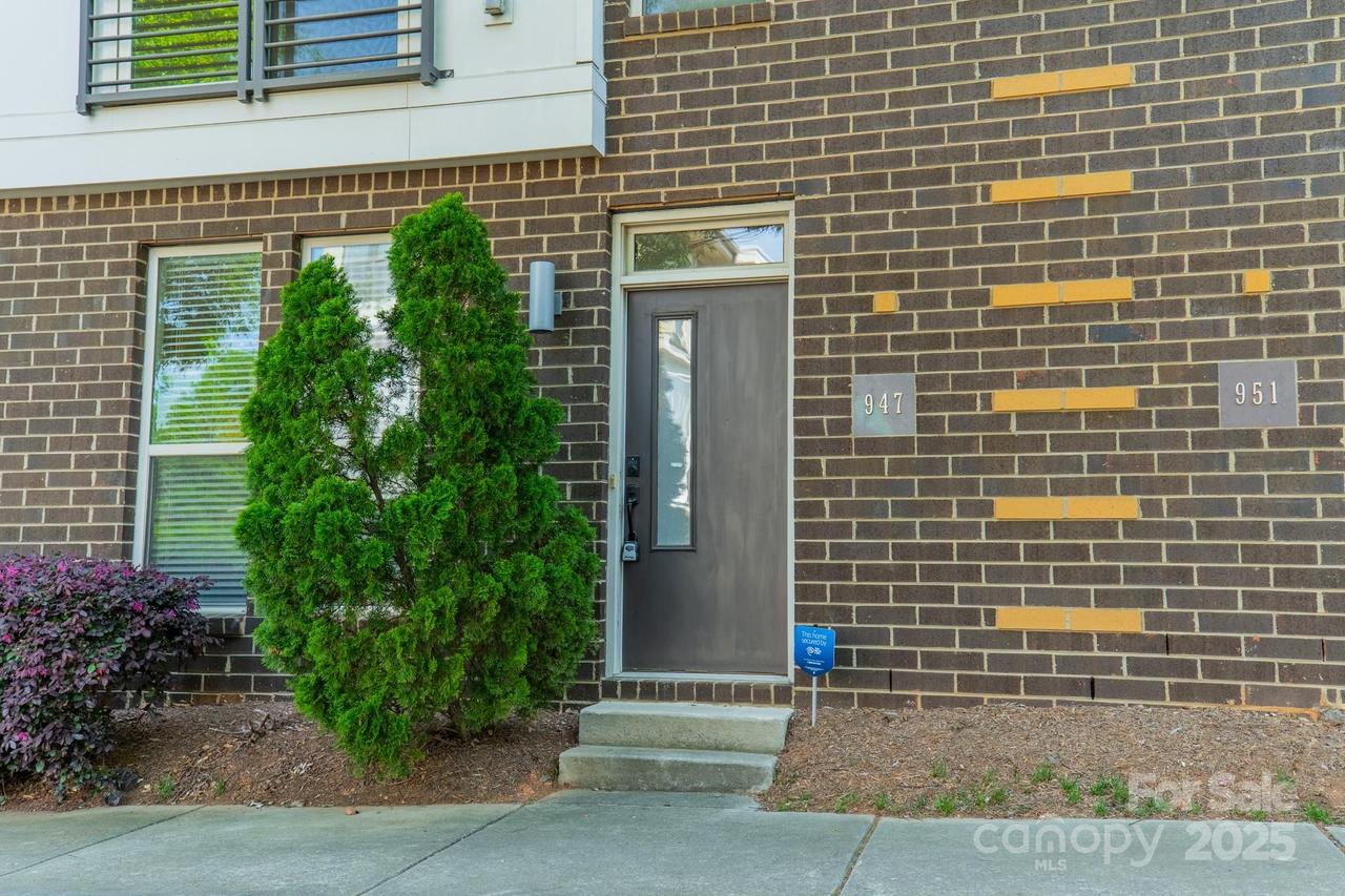 947 Warren Burgess Ln., Charlotte, NC 28205
