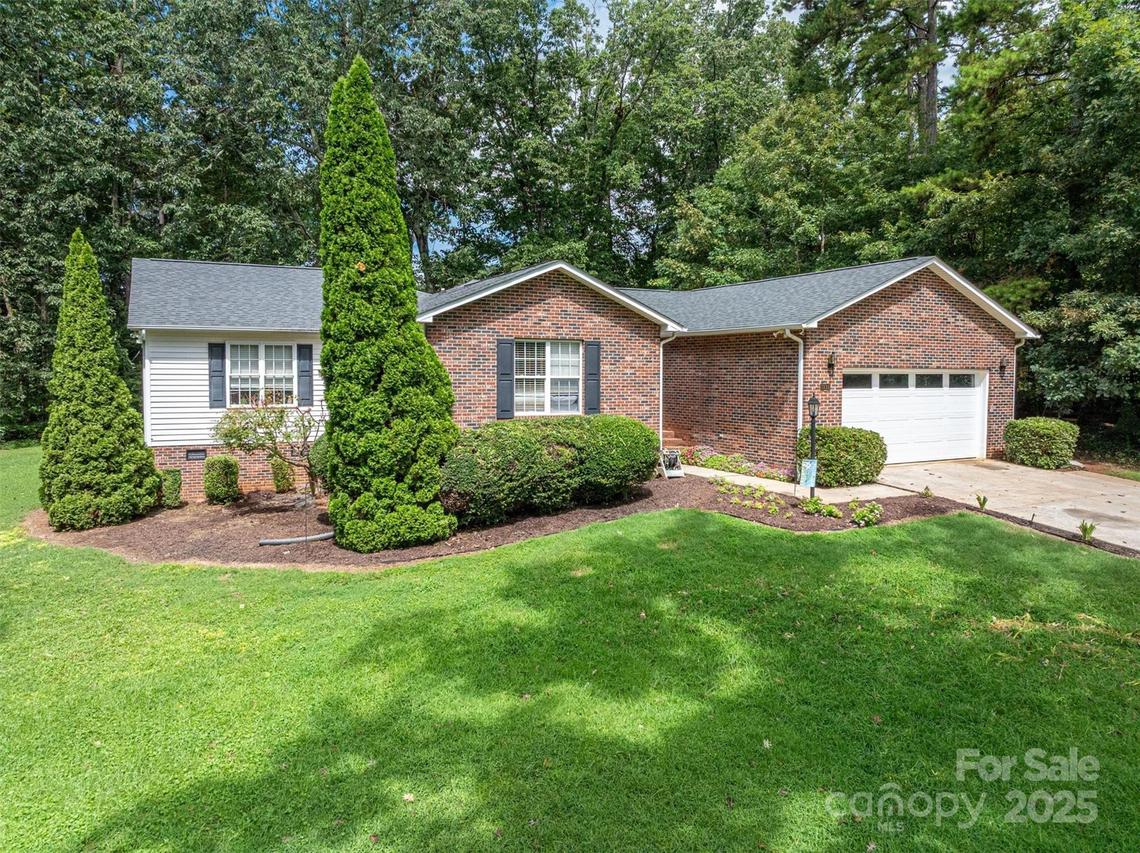 1335 Huckleberry Dr., Lincolnton, NC 28092