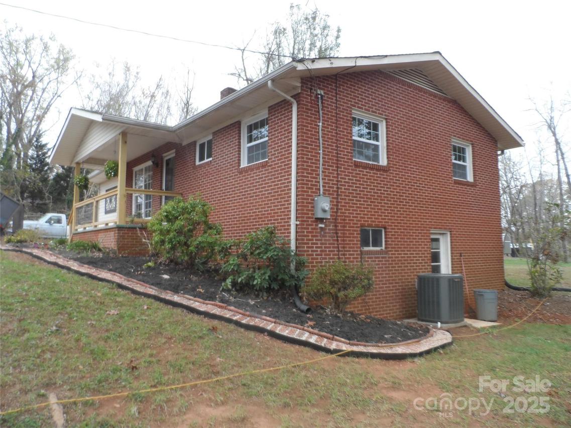 205 Phillips St., Morganton, NC 28655