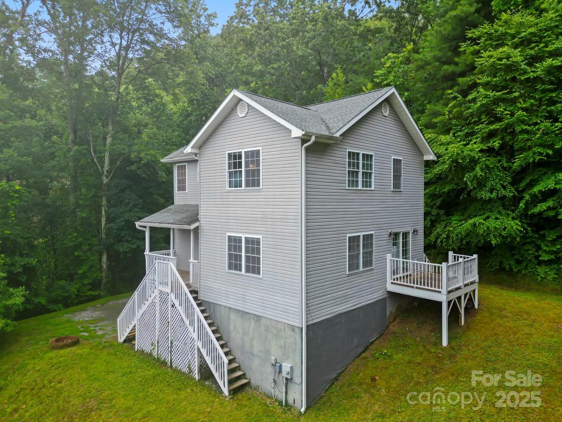 60 Hilltop View Dr., Fletcher, NC 28732