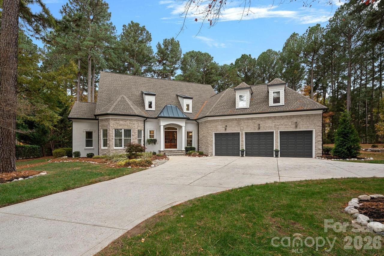 108 Great Point Dr., Mooresville, NC 28117