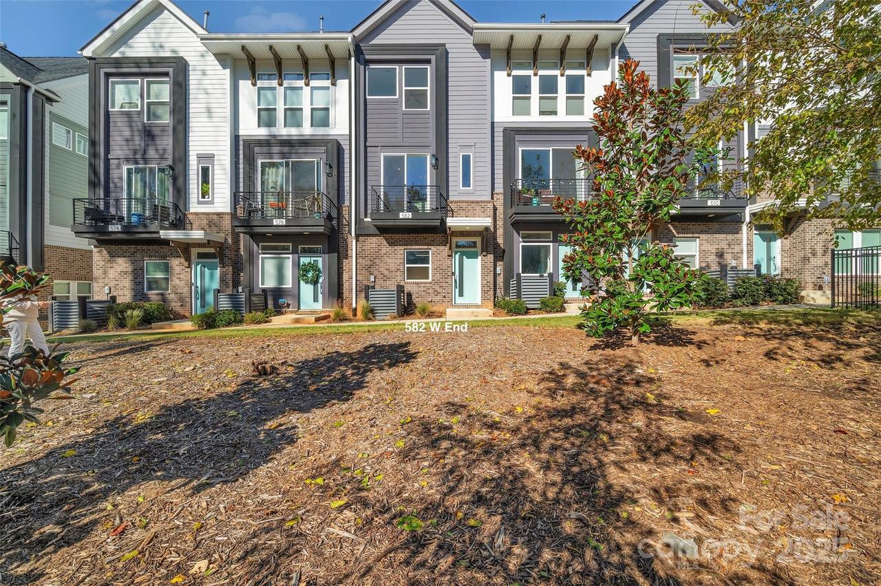 582 West End Dr., Charlotte, NC 28208