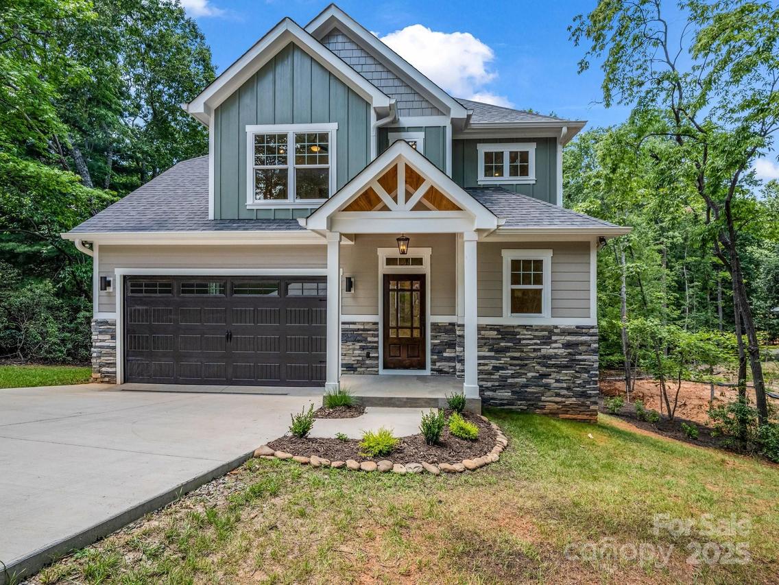 492 Mountain View Dr., Columbus, NC 28722