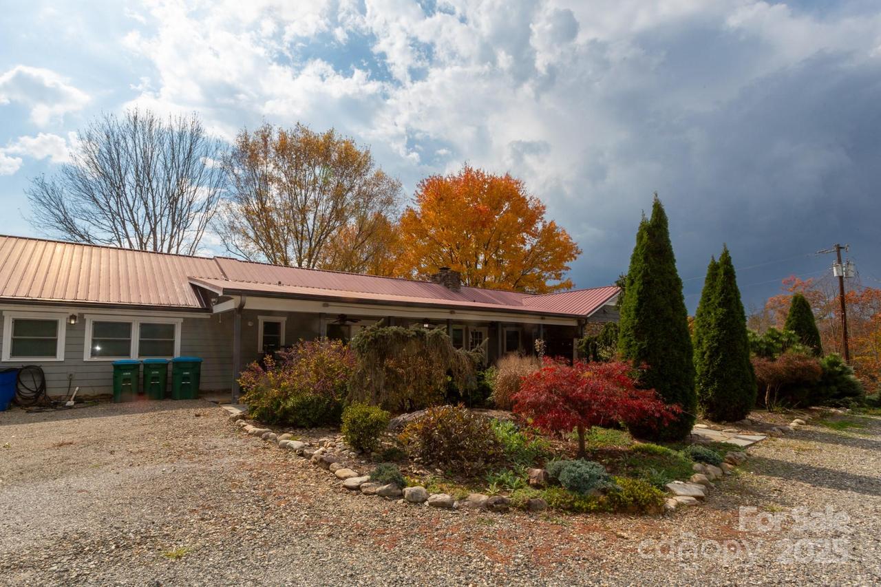9 Eller Ford Rd., Weaverville, NC 28787