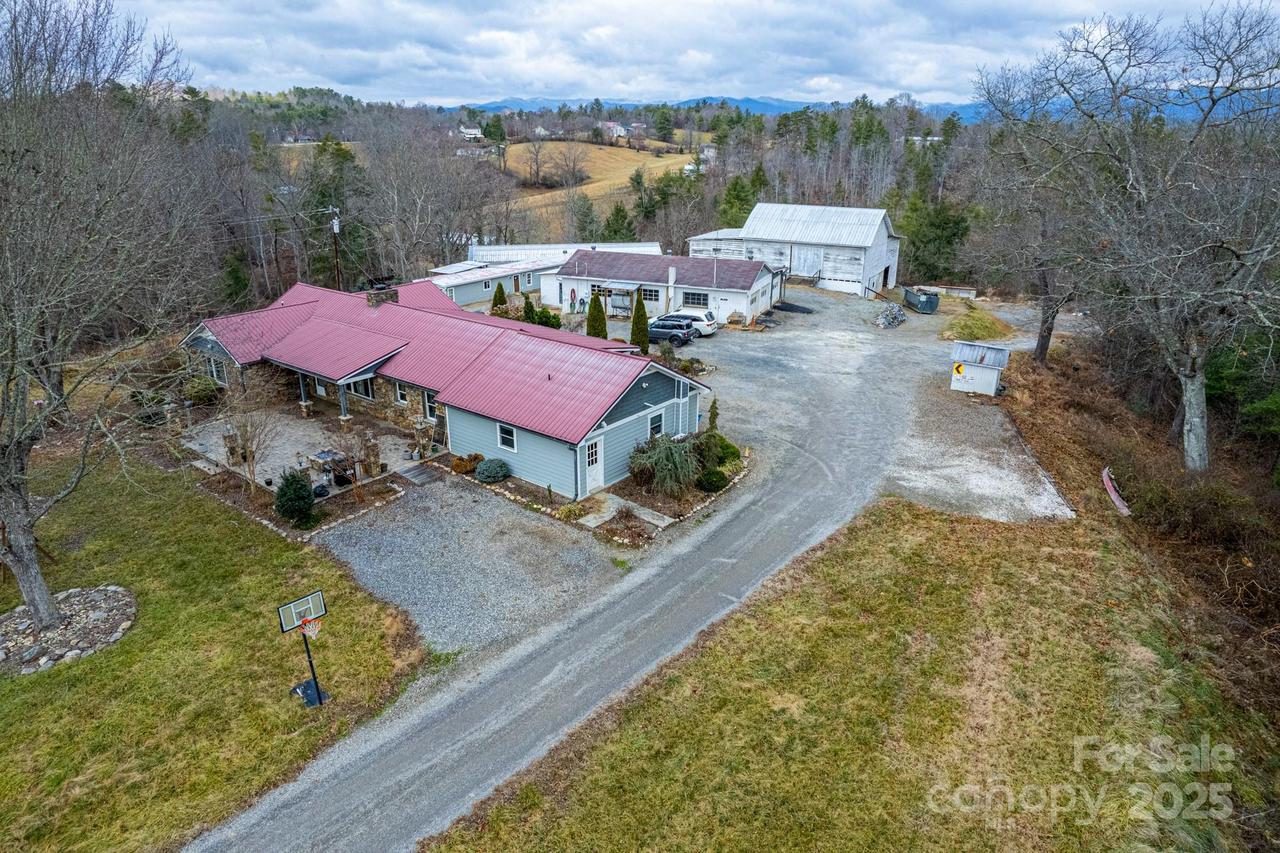 9 Eller Ford Rd., Weaverville, NC 28787
