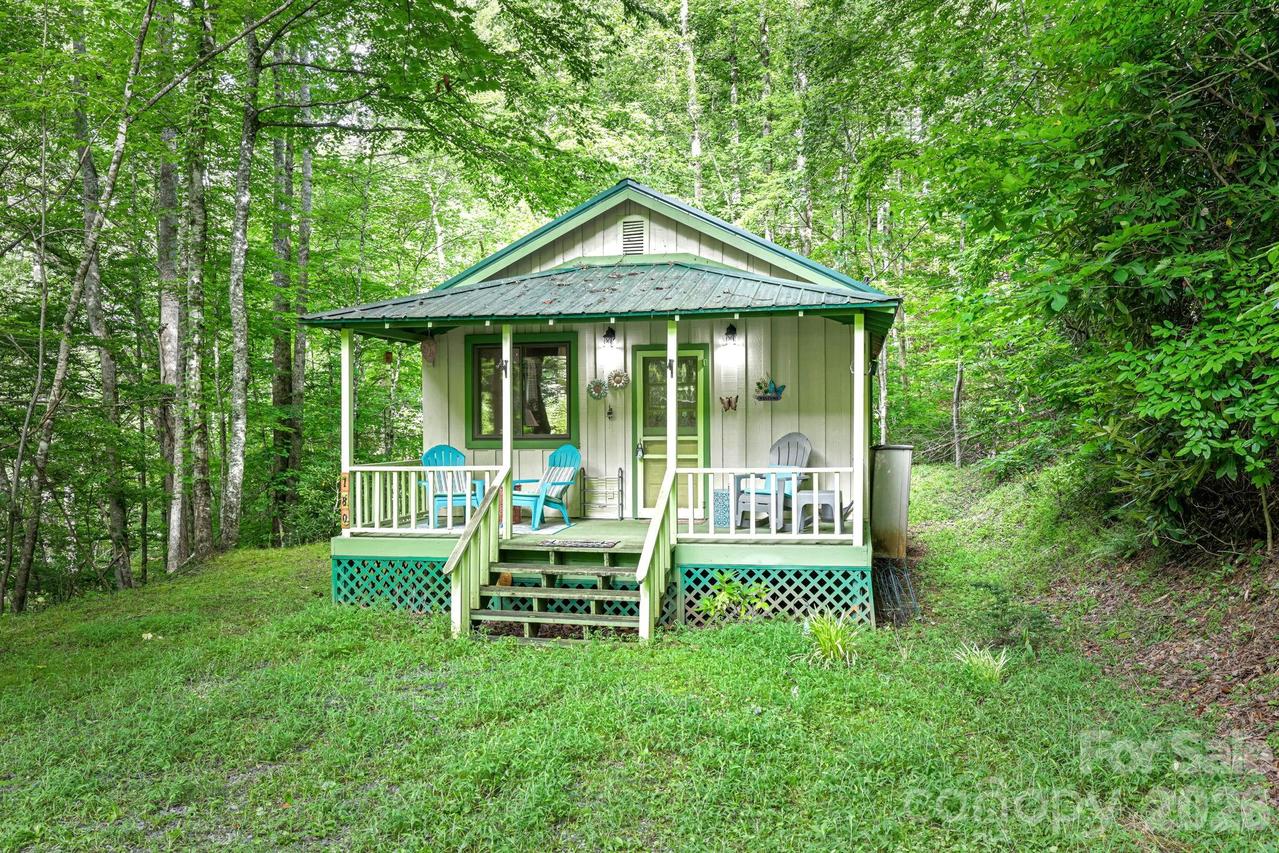 180 Valley Ln., Bryson City, NC 28713
