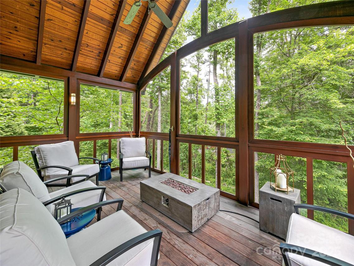 51 Robinhood Rd., Asheville, NC 28804