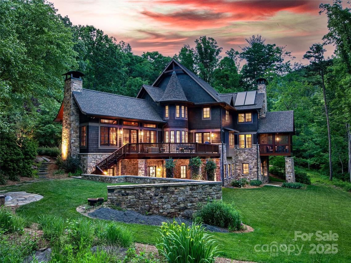 51 Robinhood Rd., Asheville, NC 28804