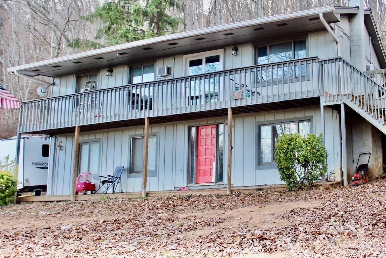 141 Charity Ln., Candler, NC 28715