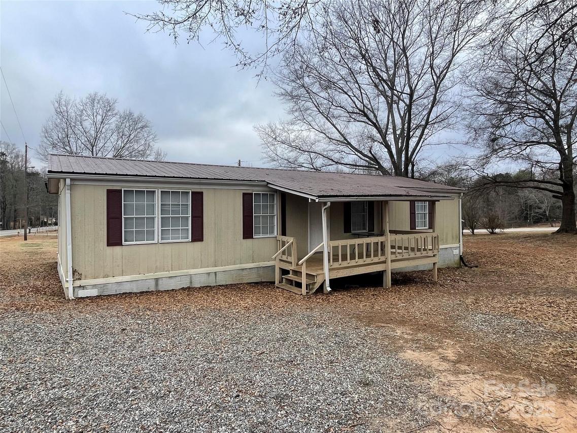 523 New House Rd., Ellenboro, NC 28040