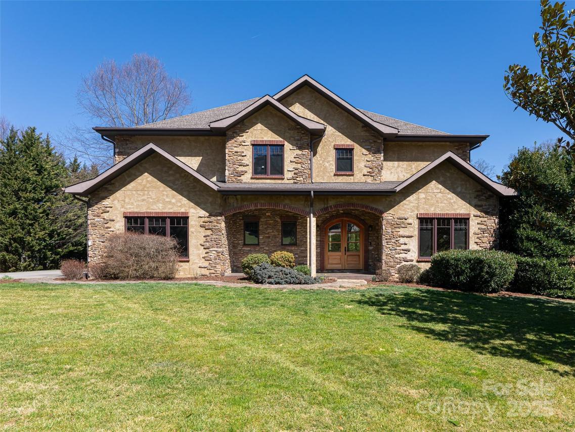3 Willowside Ct., Fairview, NC 28730