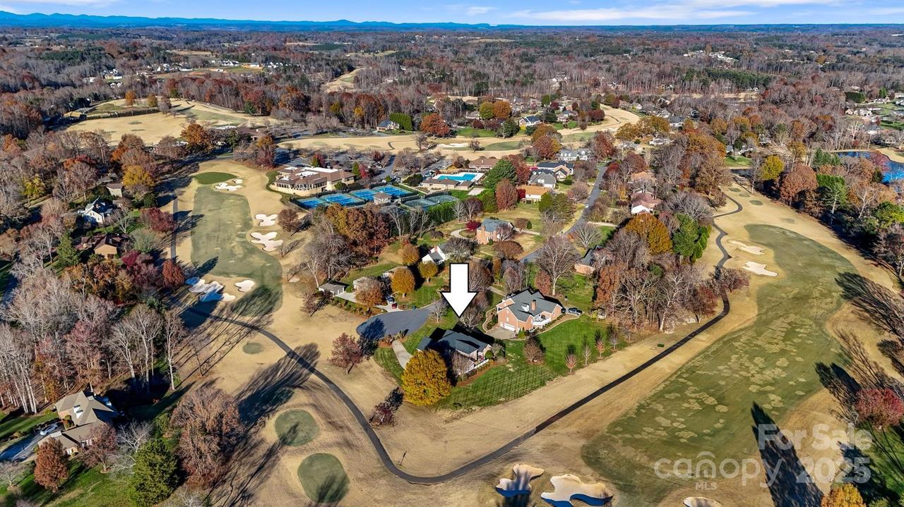 2425 Birdie Ln., Conover, NC 28613