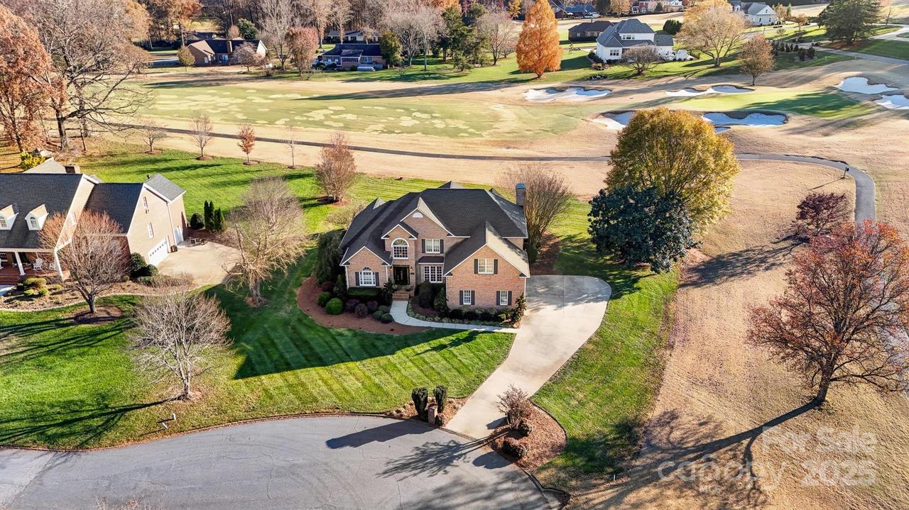 2425 Birdie Ln., Conover, NC 28613