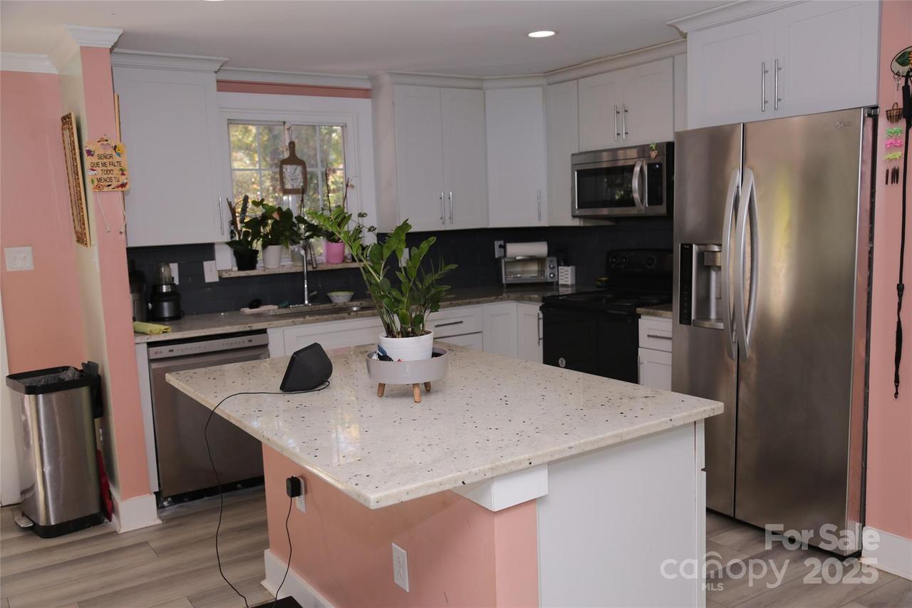 5824 Crossing King Dr., Charlotte, NC 28212