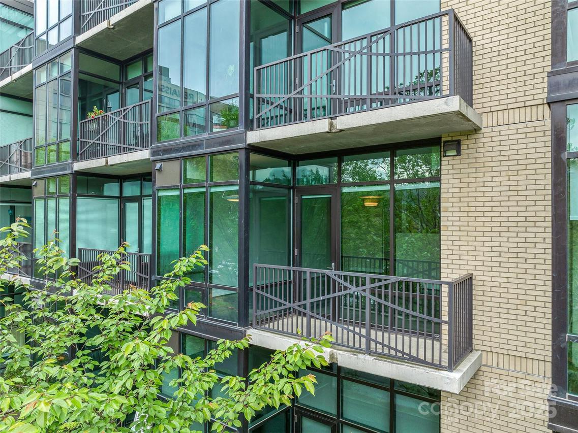 60 N Market St. #216, Asheville, NC 28801