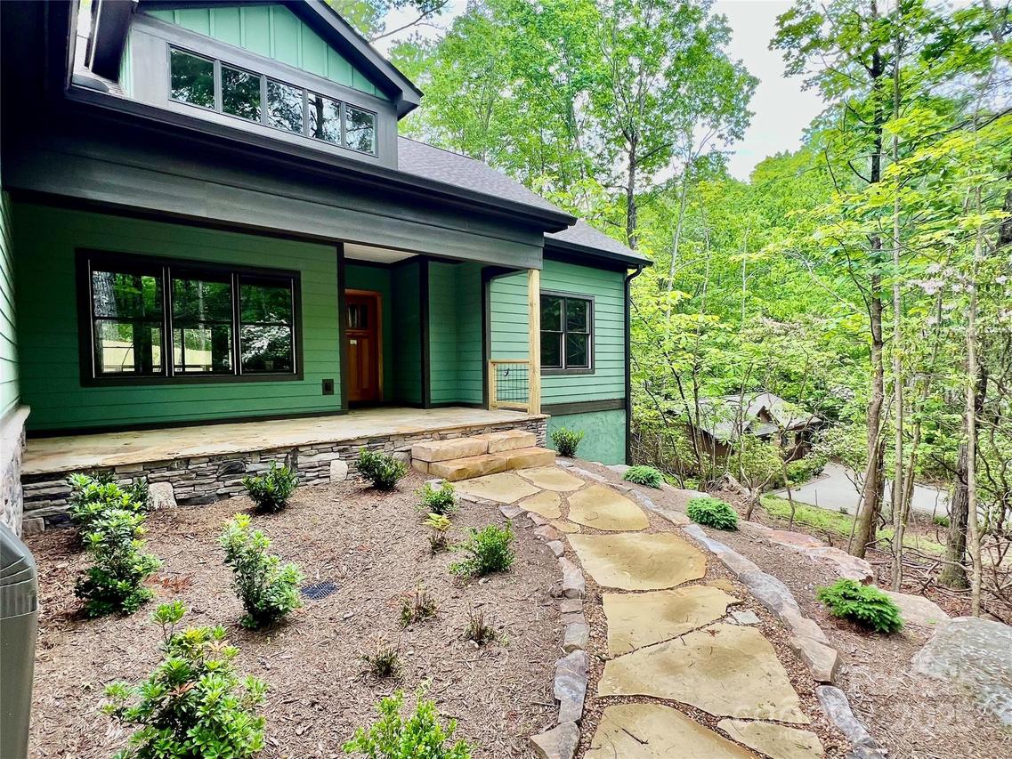 397 Soquili Dr., Brevard, NC 28712