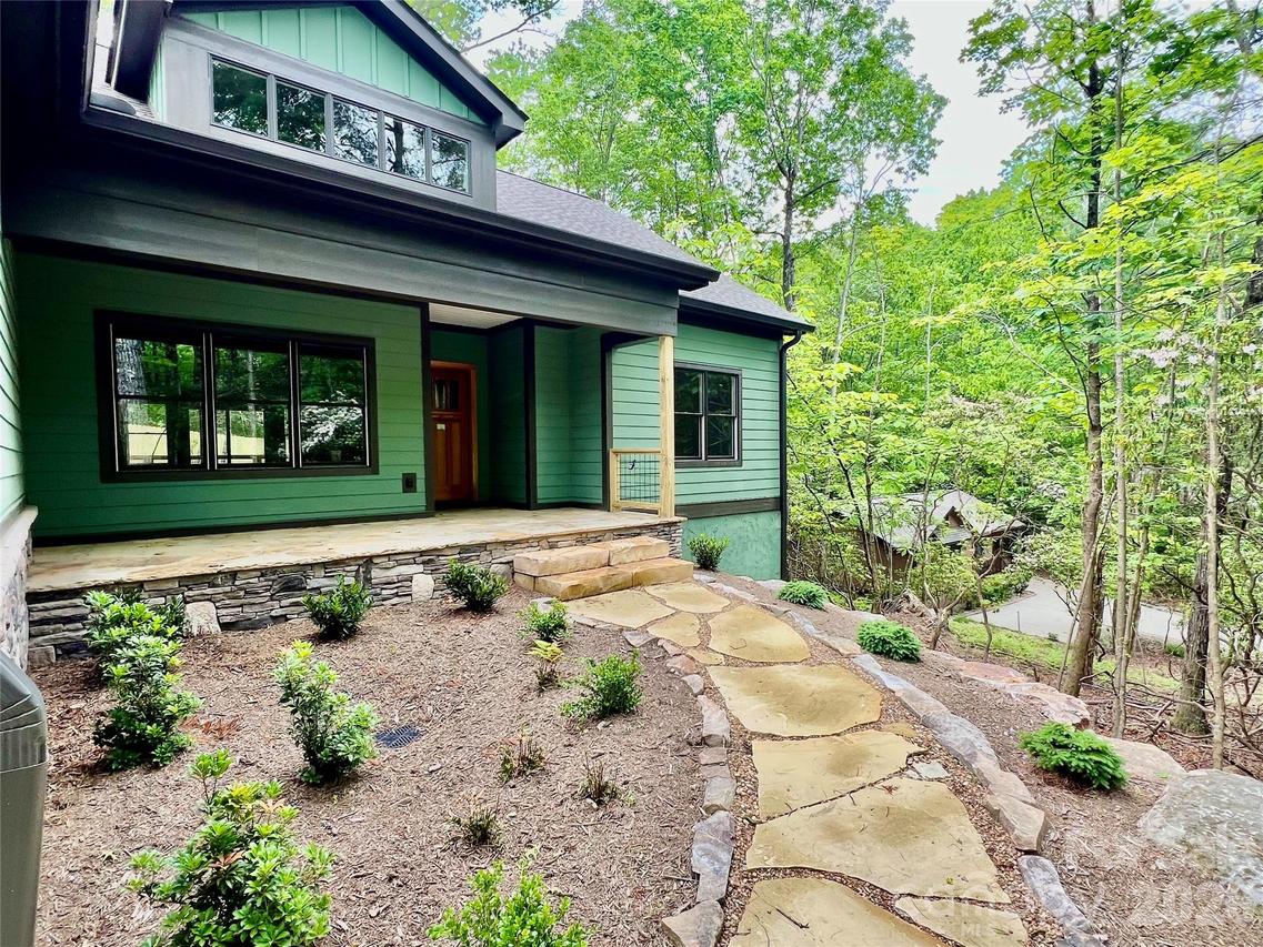 397 Soquili Dr., Brevard, NC 28712