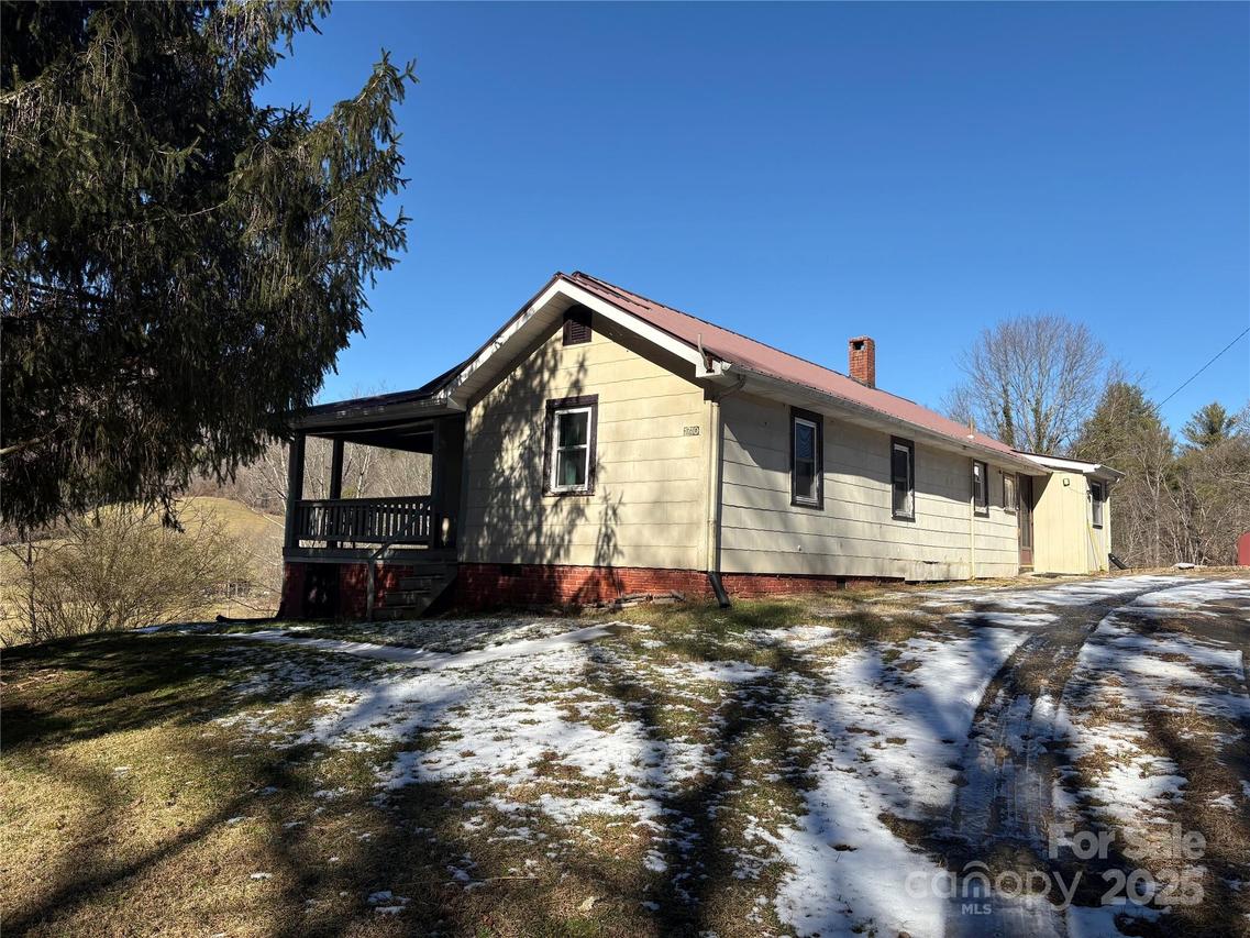 1710 Indian Grave Gap Rd., Marshall, NC 28753