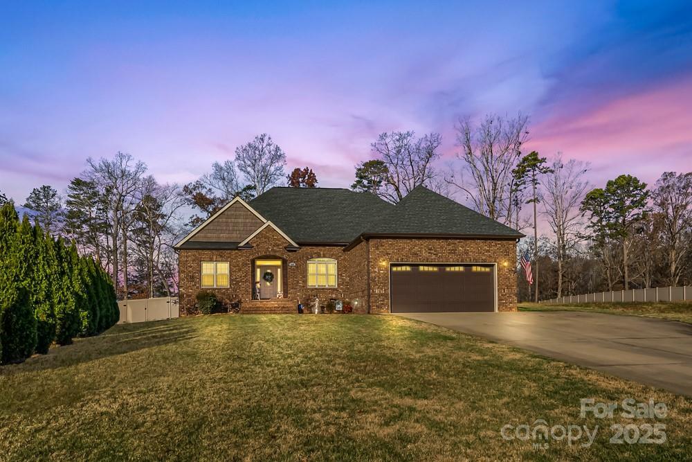 1490 Kensington Park Ct., Hickory, NC 28602