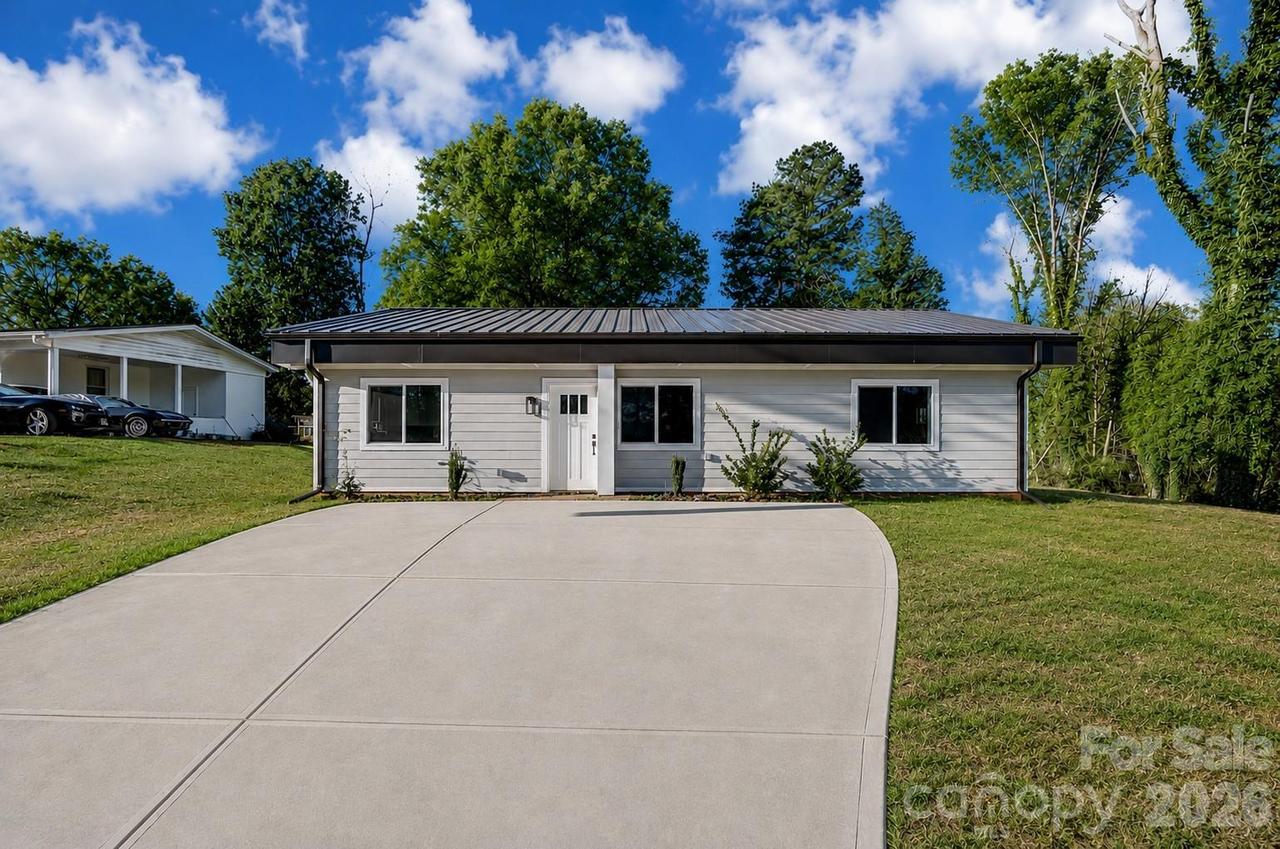 1410 Deborah Cir., Shelby, NC 28150