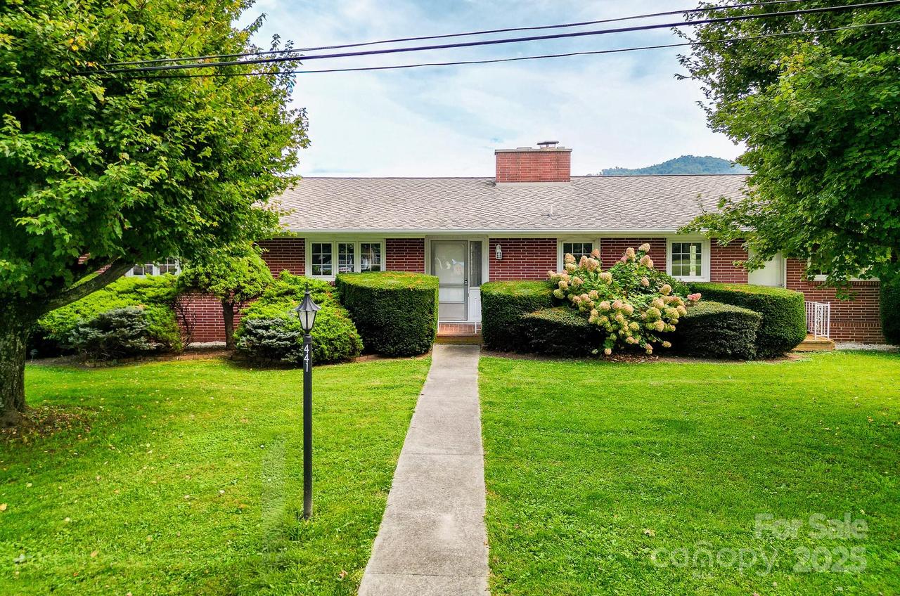 441 Mulberry St., Clyde, NC 28721