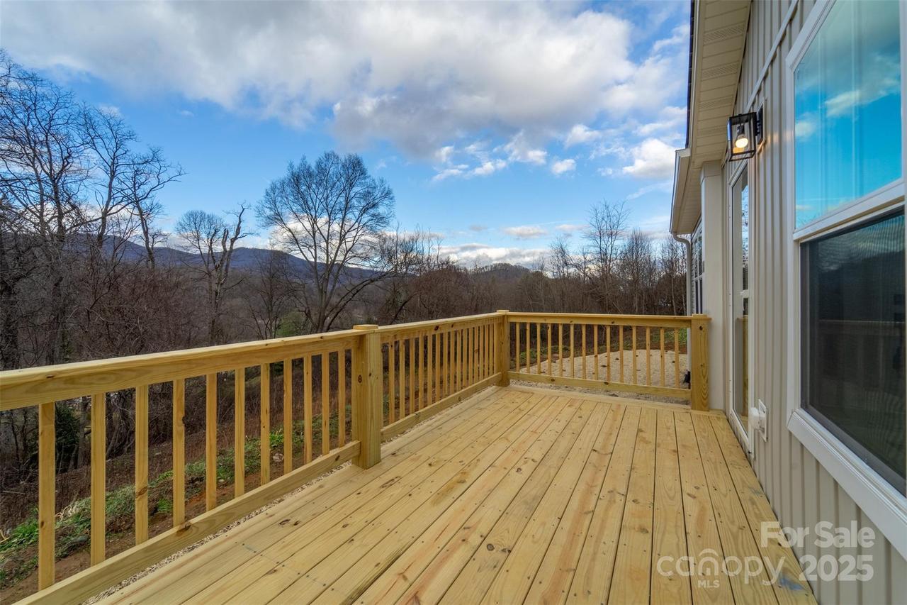 241 Granny Smith Rd., Waynesville, NC 28786