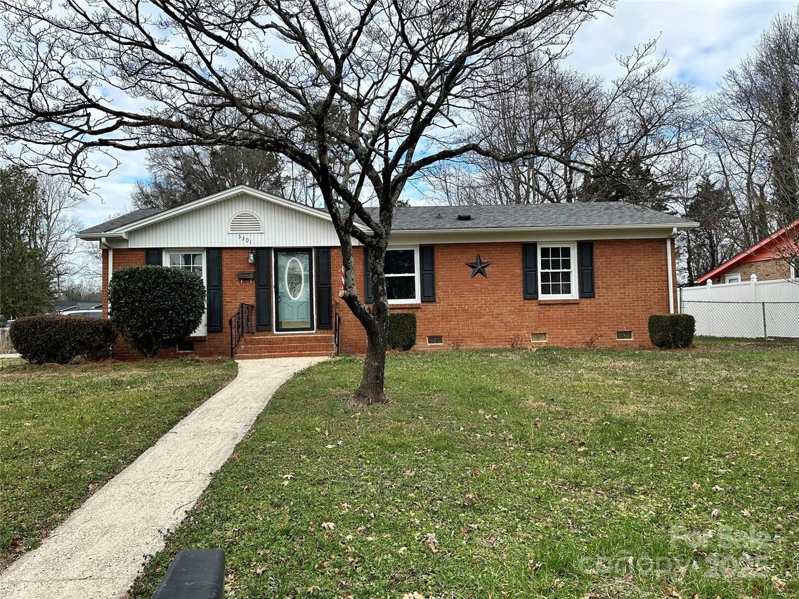 5301 Hughes Dr., Charlotte, NC 28213
