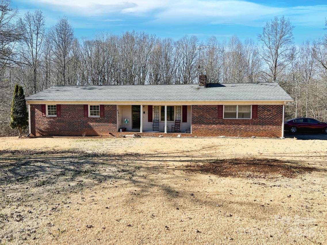 256 Bradbury Rd., Ellenboro, NC 28040