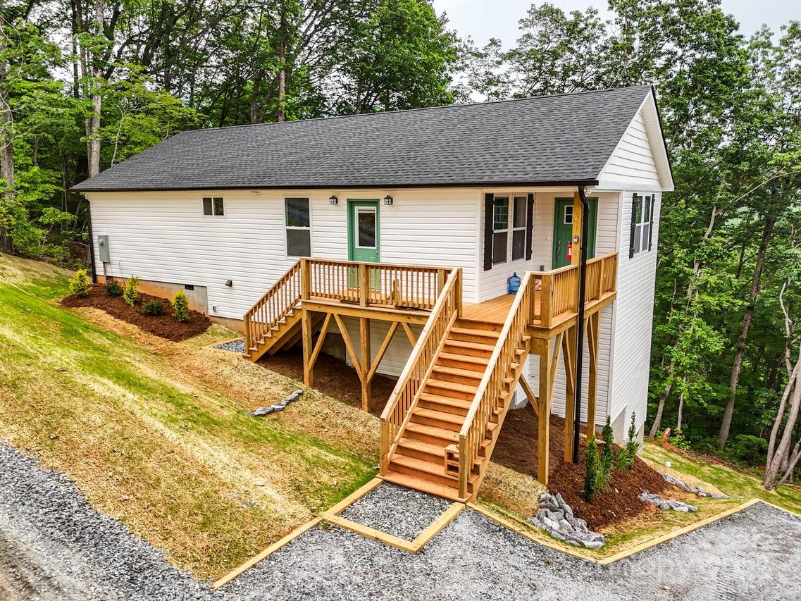 430 Hague Dr., Columbus, NC 28722