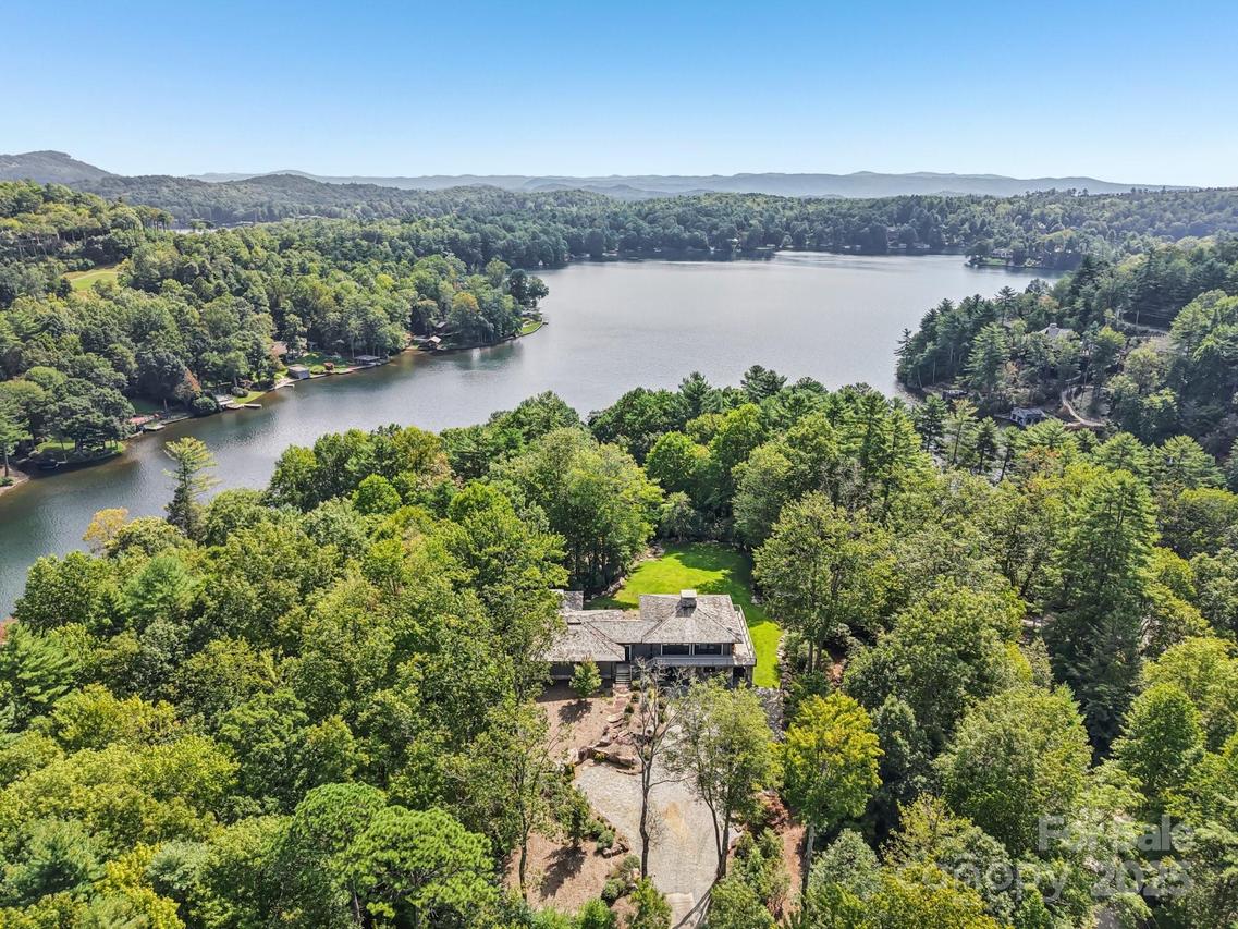 2272 West Club Blvd., Lake Toxaway, NC 28747
