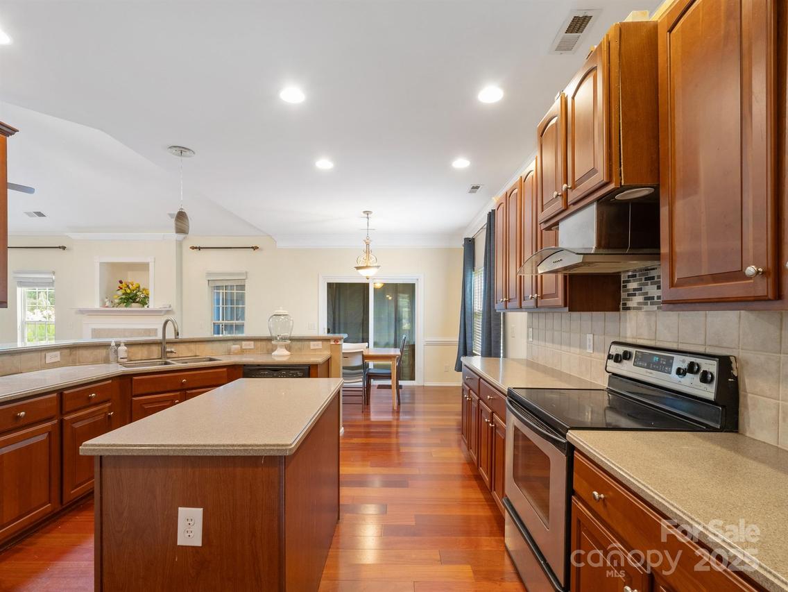 9903 Southampton Commons Dr., Charlotte, NC 28277