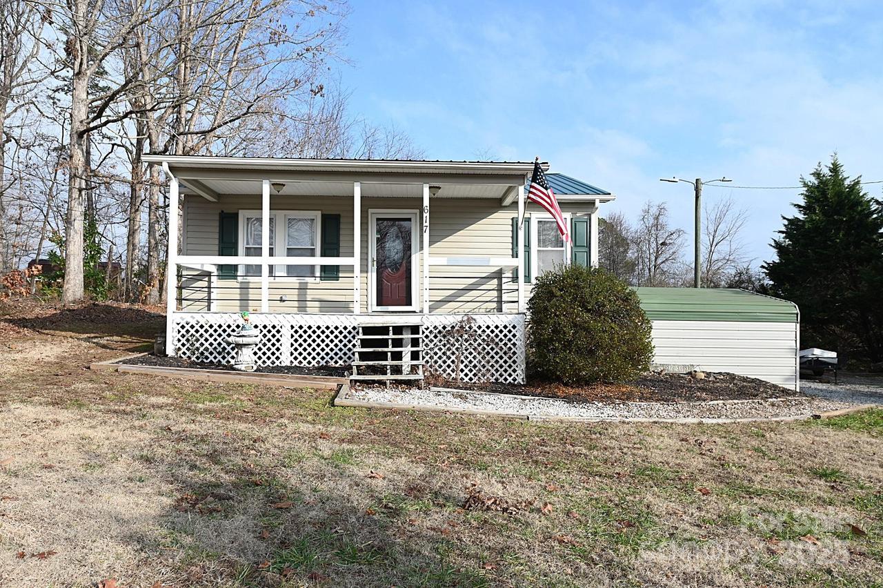 617 Hawthorne St., Hudson, NC 28638