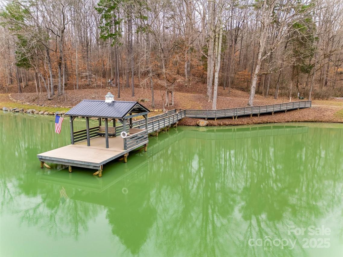5 Ventosa Dr., Denver, NC 28037