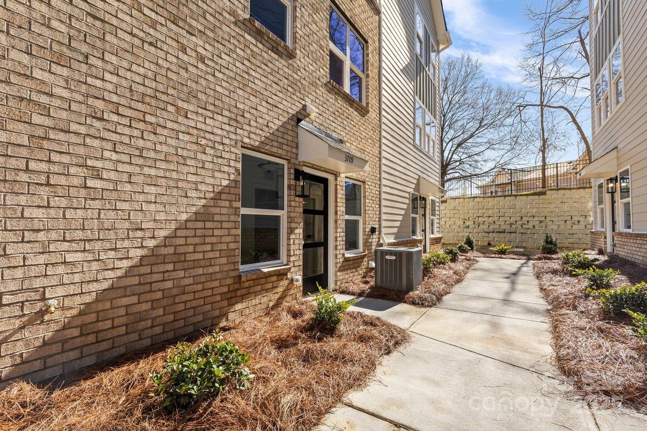 3709 Lou Ann Ave., Charlotte, NC 28208