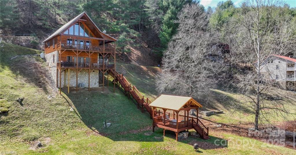 14 River Front Dr., Piney Creek, NC 28663