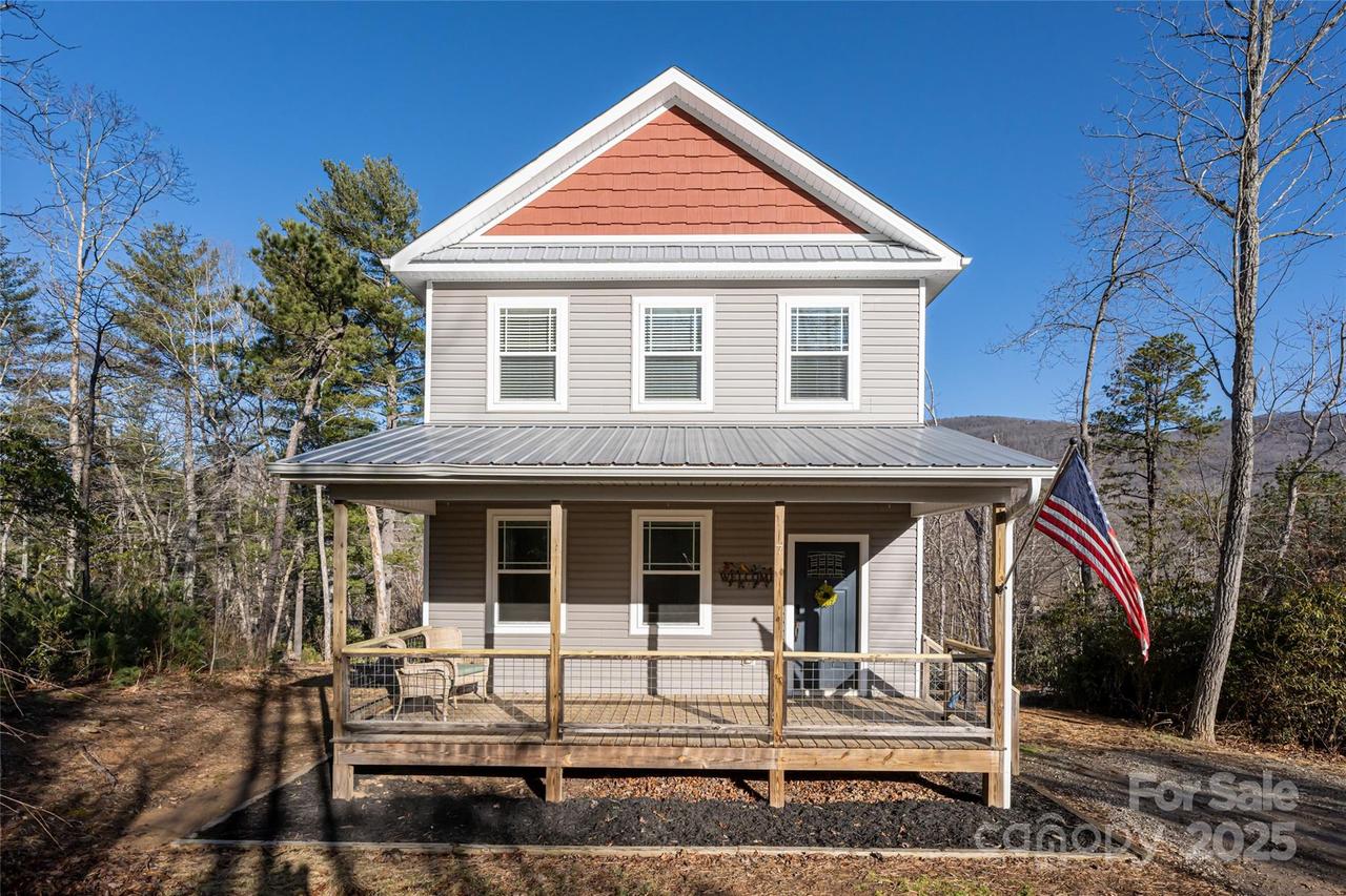 7 Pineview Rd., Fairview, NC 28730