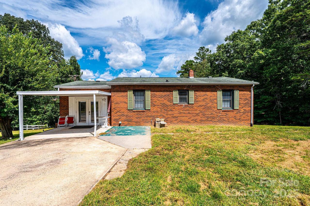 811 Kathy Dr., Connelly Springs, NC 28612