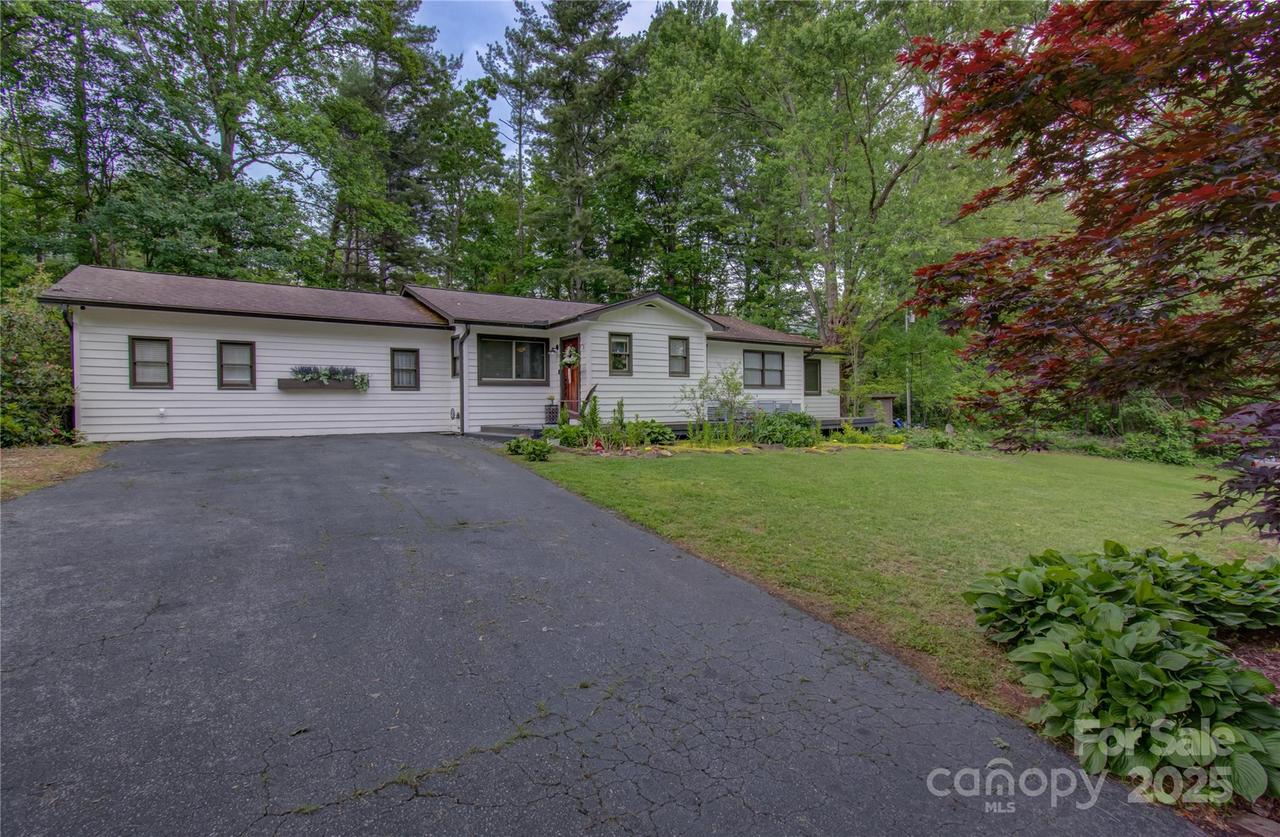 6 Candor Dr., Fletcher, NC 28732