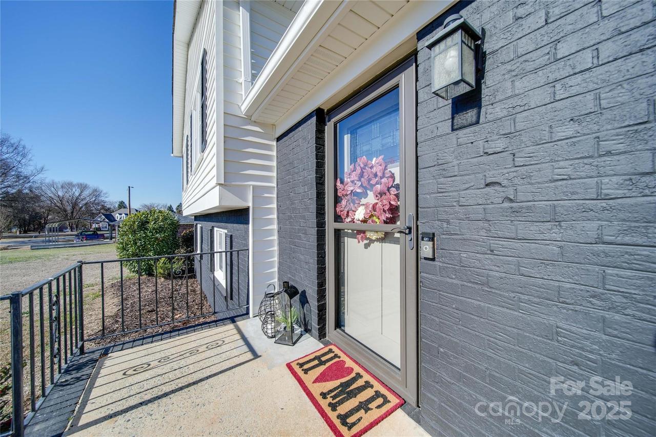 2208 Pennick Ct., Harrisburg, NC 28075