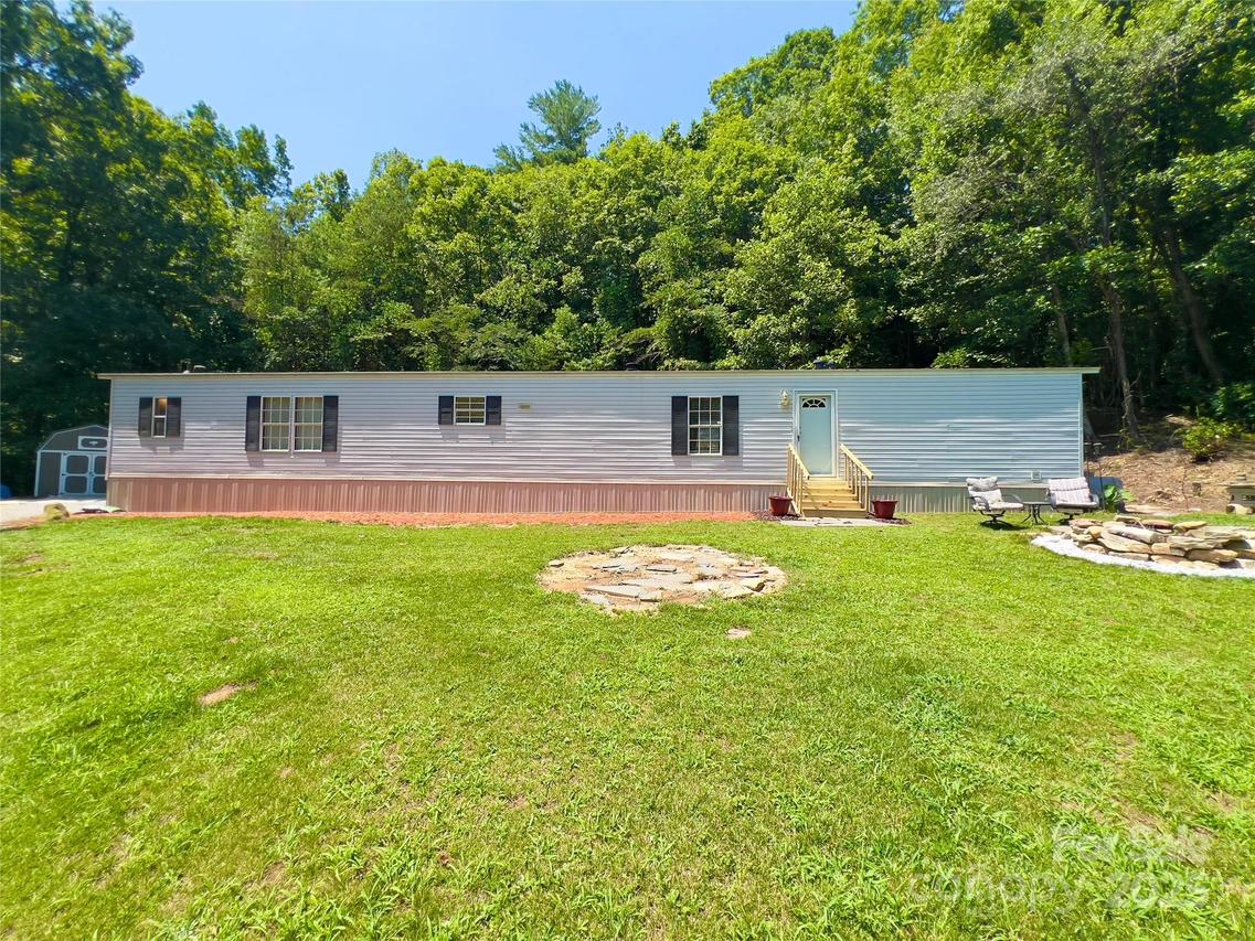 1449 Piedmont Dr., Lenoir, NC 28645