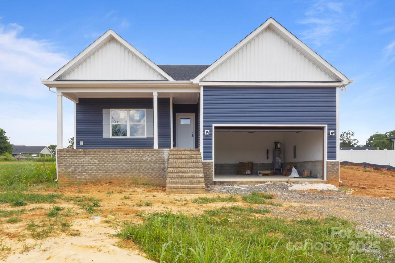 149 Tranquility Ln., Harmony, NC 28634
