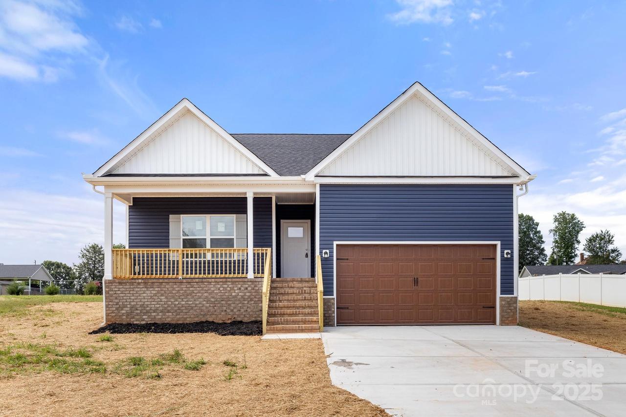 149 Tranquility Ln., Harmony, NC 28634